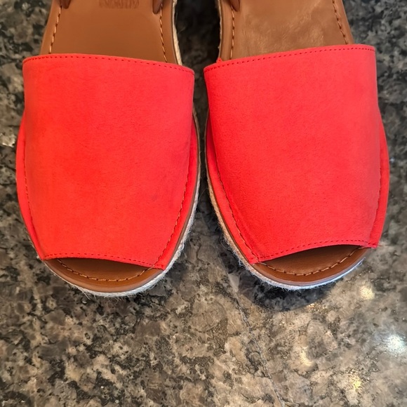 Kenneth Cole Reaction Red Orange rafia Wedge Espadrilles NIB 7.5 - Picture 7 of 11